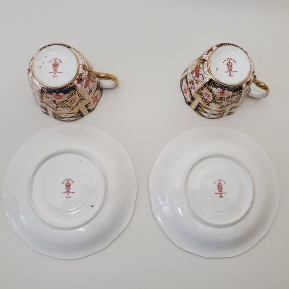 Vintage Royal Crown Derby Imari Tea Cups & Saucers-  Scalloped Rim 1927 & 1934 - Picture 7 of 16